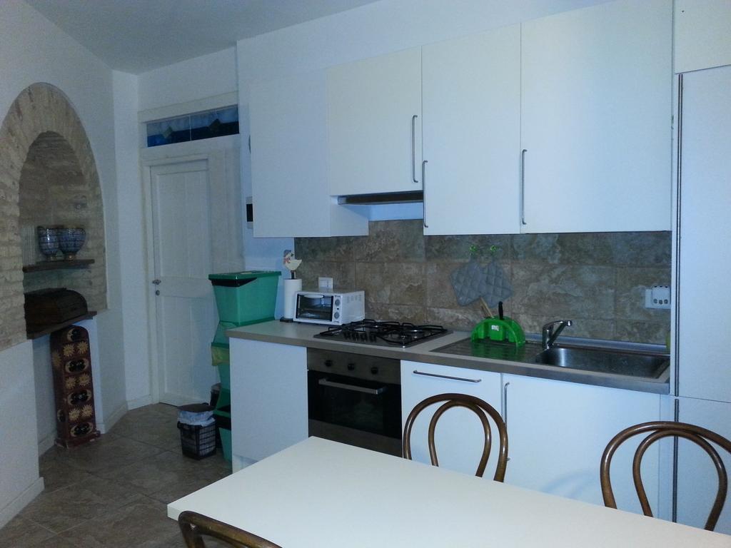 Ferienwohnung La Cueva Ancona Zimmer foto